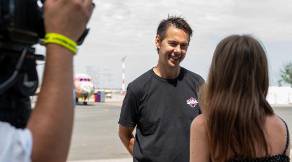 saga extinde zona de mainstage pe aeroport si pune la bataie inca 30 000 de abonamente pentru cele trei zile de festival