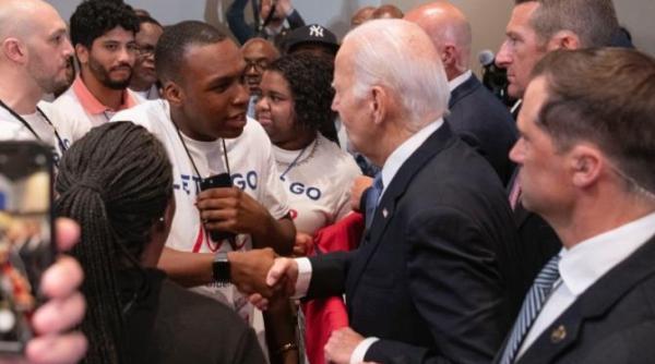 de ce ar fi dificil pentru democrati sa l inlocuiasca pe joe biden in cursa prezidentiala