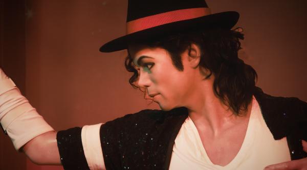 michael jackson a murit dator cate milioane de dolari ar fi avut de dat inapoi si ce i a mai ramas in conturi