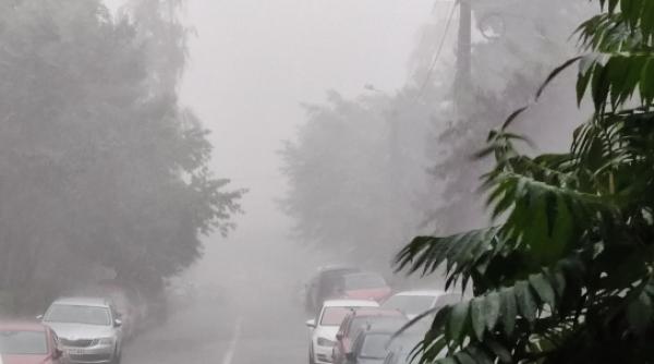 cod portocaliu de vijelie puternica anm anunta rafale de 70 80 km h zonele vizate