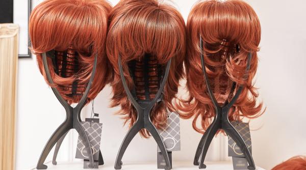 peruca te poate imbolnavi ce au gasit cercetatorii in parul sintetic