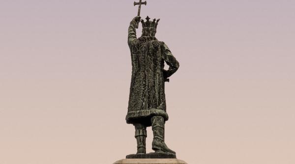 stefan cel mare cinstit in basarabia mai mult decat in romania cetatenii si liderii din moldova au depus flori la statuile marelui domnitor video foto