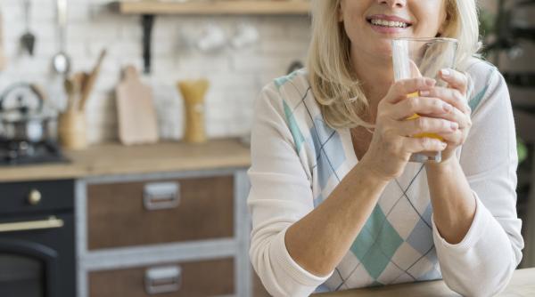 cum sa ne mentinem hidratati pe timpul caniculei mihaela bilic nu o sa credeti este folosita mai bine nu mai vorbim de minerale