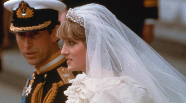 lady diana i ar fi spus unui jurnalist la ureche si in mare taina despre primele probleme din casnicia cu regele charles marea confesiune a bubuit in presa a doua zi