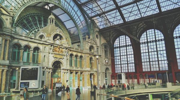 opere de arta restituite cambodgiei de catre met new york