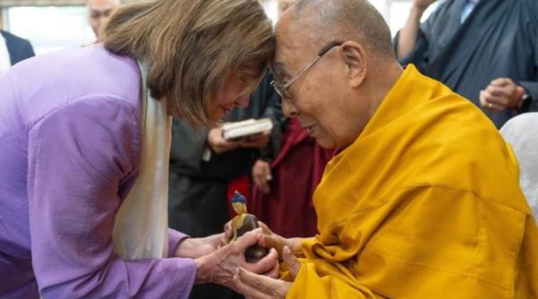 dalai lama 89 de ani dedicati tibetului