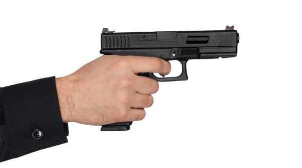 conditiile pentru a detine o arma in romania explicate de comisarul sef dinu nicolae adrian nu poti decat daca ai implinit 18 ani