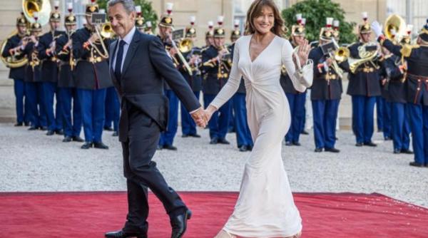 fosta prima doamna a frantei carla bruni sarkozy pusa sub acuzare si sub control judiciar in dosarul finantarii ilegale a campaniei prezidentiale din 2007