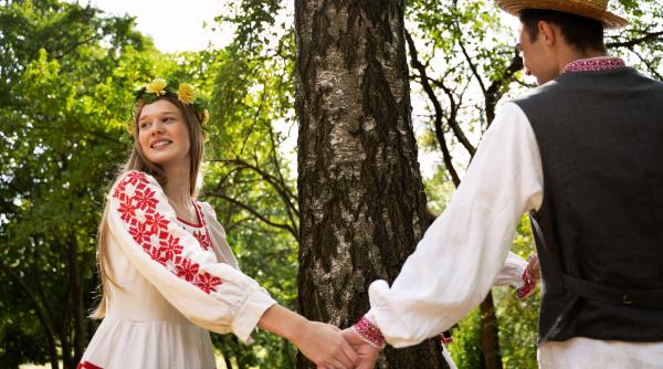 traditii si obiceiuri romanesti explicate saptamana nebunilor si sarbatorile lupului video