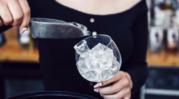 slabim mai repede cu bai de gheata si bauturi reci ce spun expertii