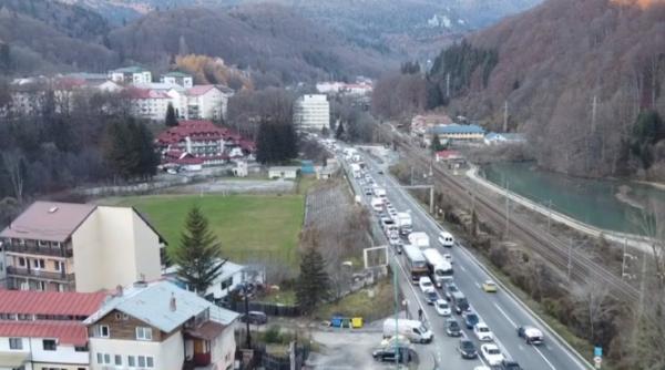 trafic aglomerat pe valea prahovei intre azuga si comarnic se circula greu si pe litoral intre eforie si agigea