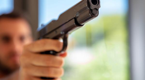 focuri de arma la un club de noapte din sua cel putin 4 persoane au fost ucise si alte 9 au fost ranite