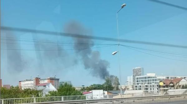 incendiu la un service auto in sectorul 2