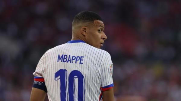 nebunie la madrid mbappe poate dobori un record detinut de cristiano ronaldo la prezentarea oficiala in tricoul galacticilor