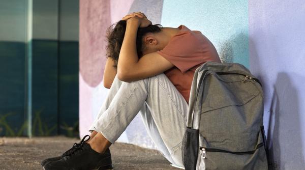 bomba cu ceas care ii pandeste pe toti adolescentii psiholog va imbratisa anxietatea depresia dar si mancatul compulsiv