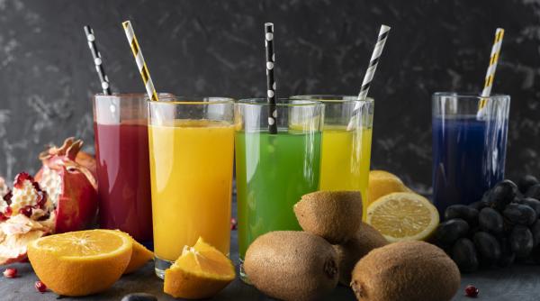 diferentele dintre sucul de fructe si bauturile racoritoare cu zahar