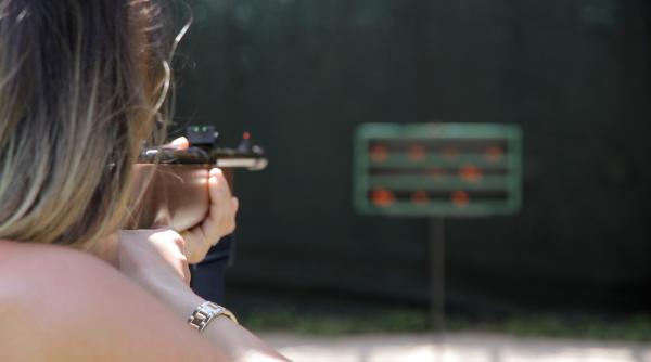 doctoritei din braila gasita moarta in cabinetul stomatologic i ar fi fost frica pentru viata ei fusese in poligon si voia sa si cumpere o arma