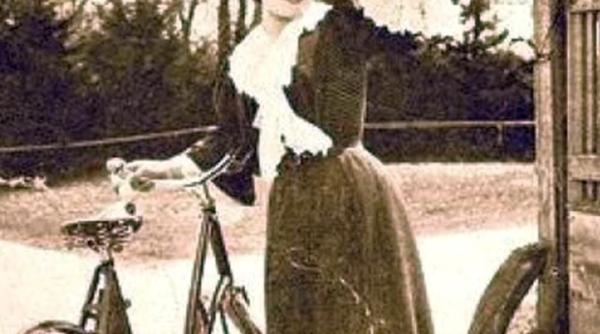 viata de film a mitei biciclista curtezana care a primit casa de la regele ferdinand se avea bine cu cine trebuie iar de pe urma relatiilor amoroase speciale s a ales cu masina coup si trasura