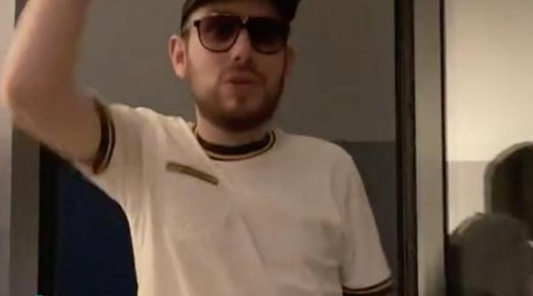 avem imaginile cu andrei versace gasit mort in casa celebrul detectiv criminalist untaru prima ipoteza in cazul mortii influencerului sunt doua urme masive de sangerare