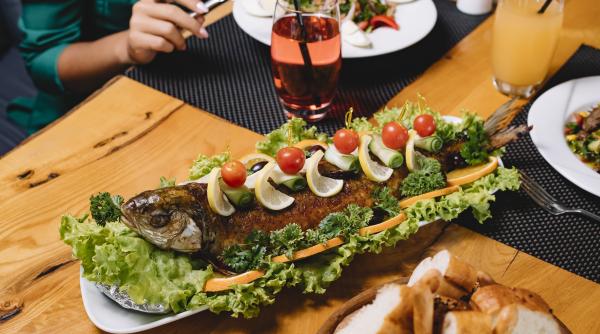 care sunt preturile la cherhanalele de pe litoralul romanesc calcanul prajit ajunge si la 200 lei