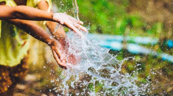 o noua moda in grupurile de mamici cursa pentru a le oferi copiilor o vara ca in anii 90