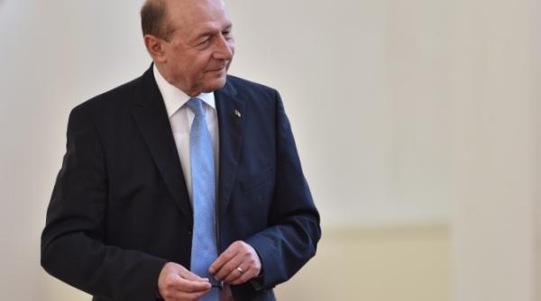 traian basescu reactie dupa retragerea lui biden asta ar fi solutia optima care ar da sanse democratilor sa castige