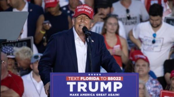 trump difuzeaza un anunt in care o ataca pe kamala harris