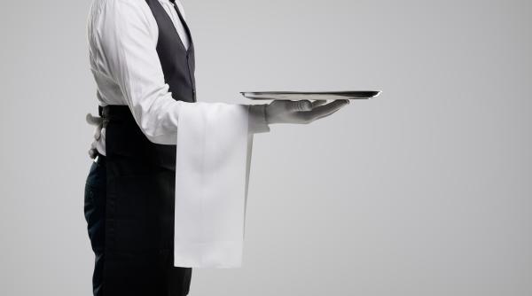 romania tara in care clientii cred ca ospatarii sunt slugi auzi sa ma servesti repede ca ma grabesc