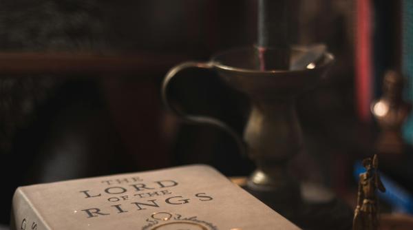 esti fan the lord of the rings primele imagini cu inelele piticilor si oamenilor faurite cu ajutorul lui sauron din serialul amazon foto in articol