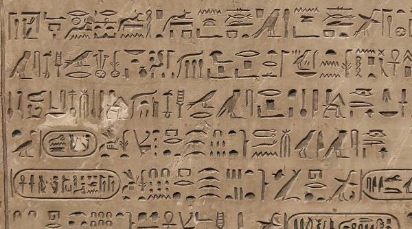 inscriptii antice referitoare la faraonii egipteni au fost gasite pe fundul lacului nasser foto in articol