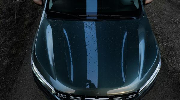 noua sigla dacia se gaseste si pe masina lui fred flinstone video in articol