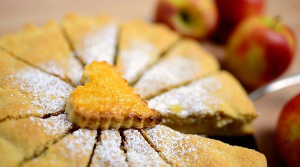 placinta cu mere traditionala reteta pe care o vei adora