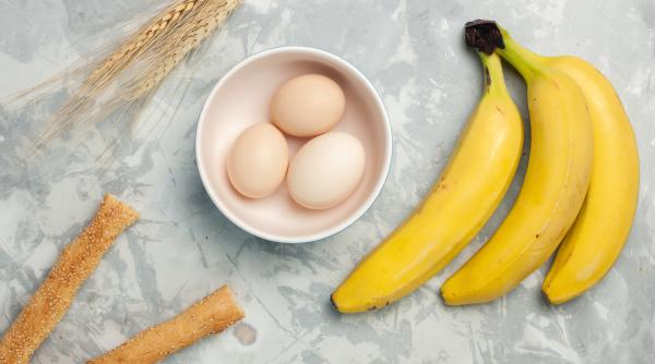 ce poti face cu un ou doua banane si o mana de faina doua retete absolut delicioase