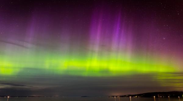 aurora boreala vizibila pana joi ca urmare a unor explozii solare masive unde poate fi observata