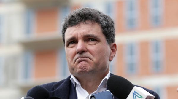 miscare pe tabla de sah nicusor dan retrage un aviz cu o zi inainte de sedinta lui piedone conteaza pentru negocierile din toamna calculele momentului