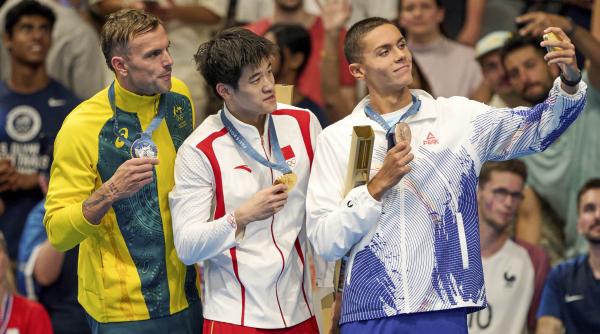 rasturnare de situatie dupa victoria chinezului pan zhanle e un trisor nu ai cum sa i invingi pe kyle chalmers david popovici si jack alexy cu o lungime de corp