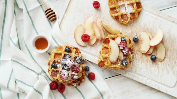 vafe cu mere desertul apreciat de toata lumea