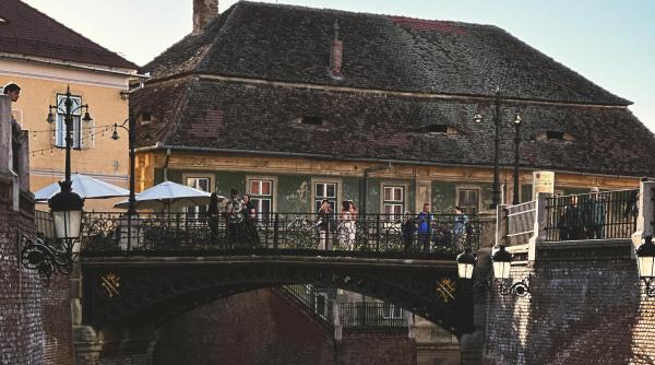 aici poti gasi un loc bun sub soare primarul sibiului catre sasii intorsi in aceste zile acasa nu uitati ca multi dintre romanii care traiesc azi in germania