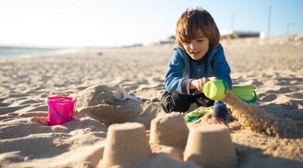 de ce nu e bine sa facem gropi in nisipul de pe plaja