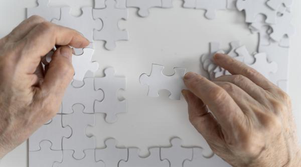 eliminarea a 14 factori de risc poate scadea numarul cazurilor de dementa la jumatate arata un studiu