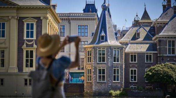 primaria orasului haga l a somat pe premierul olandei sa isi evacueze biroul