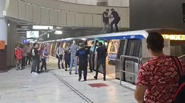 circulatie ingreunata pe magistrala 2 din cauza unor scandalagii imagini de la metrou