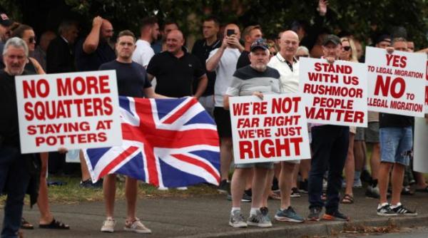 proteste violente in uk cine este primul internaut condamnat foto