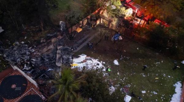 posibilele cauze ale prabusirii avionului din brazilia pilotul cezar osiceanu atrage atentia asupra unui prost si frecvent obicei al pasagerilor foto video