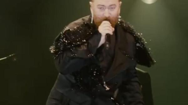 sam smith a facut un show incendiar la untold ce a declarat artistul pe scena