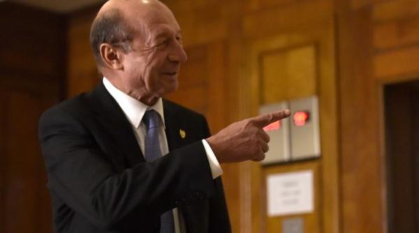 traian basescu compara cazul de la sfantul pantelimon cu spectacolul din fata dna ului pe timpul lui kovesi este exact acelasi film