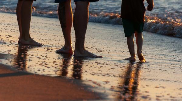 turistii de pe litoral pot primi consulatii gratuite in dermatologie endocrinologie si pediatrie plajele unde vor fi amplasate corturile medicilor