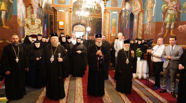 ierarhii straini in vizita la manastirile din arhiepiscopia targovistei