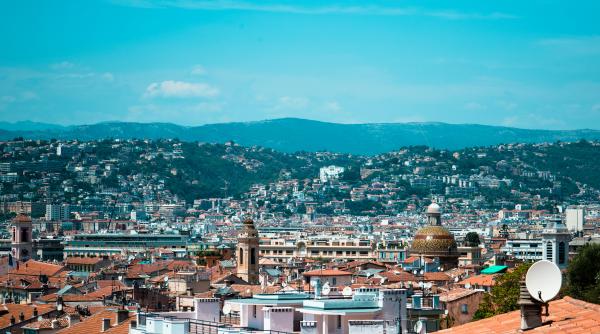 3 000 de turisti au fost evacuati in franta din cauza incendiilor