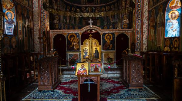 calendar crestin ortodox sarbatoare 23 august calendar crestin ortodox sarbatoare 23 august 2024 minuni cu sangele si inelul altui sfant